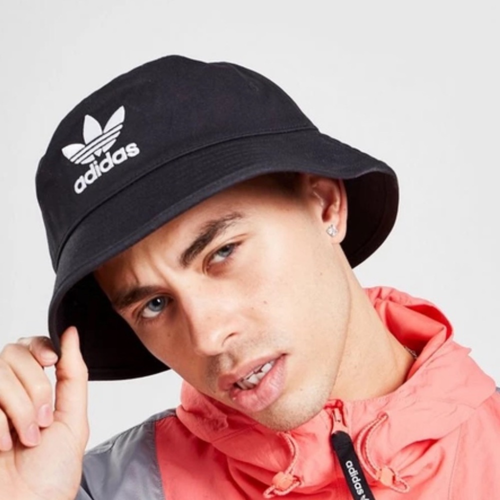 ADIDAS ORIGINAL BUCKET HAT